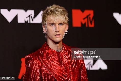 14,785 Machine Gun Kelly Photos & High.